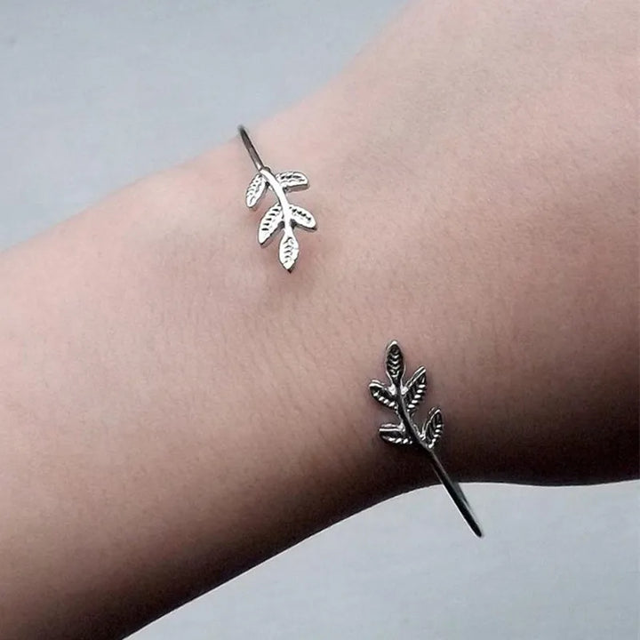 Leafy Elegance: Punk Open Bangle Bracelet